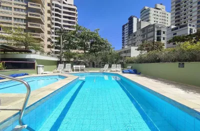 Apartamento com varanda, vista mar e lazer na quadra-mar da praia das asturias, guaruja