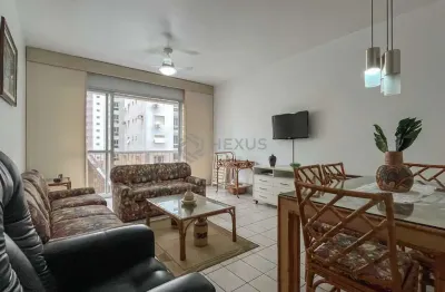 Apartamento com varanda na quadra mar da praia das pitangueiras, guaruja