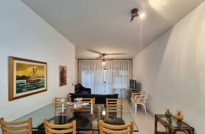 Apartamento com varanda e lazer na praia das pitangueiras, guaruja