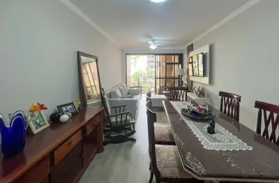 Apartamento com duas varandas na praia das pitangueiras, guaruja