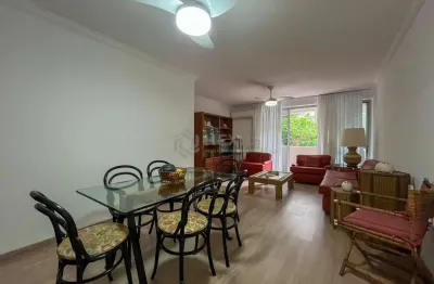 Apartamento com varanda e lazer na praia das pitangueiras, guaruja