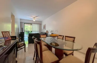 Apartamento com varanda e lazer na praia das pitangueiras, guaruja