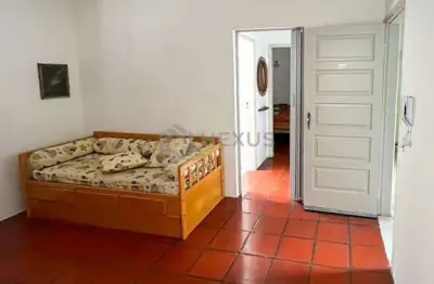 Apartamento mobiliado a uma quadra da praia do tombo, guaruja