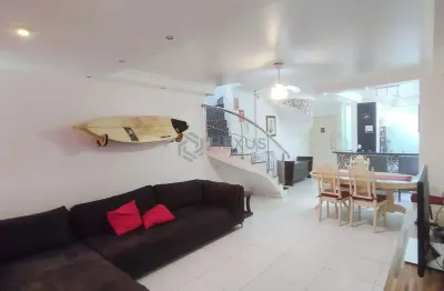 Apartamento duplex reformado e mobiliado a duas quadras da praia das asturias, guaruja