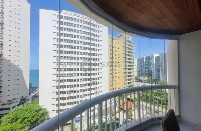 Apartamento com varanda e lazer na quadra mar da praia das pitangueiras, guaruja
