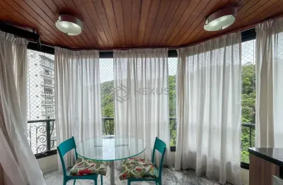 Apartamento com varanda e lazer na praia das pitangueiras, guaruja