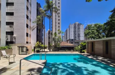 Apartamento com varanda e lazer na praia das pitangueiras, guaruja