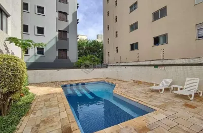 Apartamento com varanda e lazer na praia da enseada, guaruja