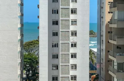 Apartamento com varanda e vista mar a uma quadra da praia das pitangueiras, guaruja