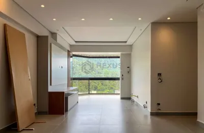 Apartamento reformado beira mar com varanda e lazer na praia da enseada, guaruja