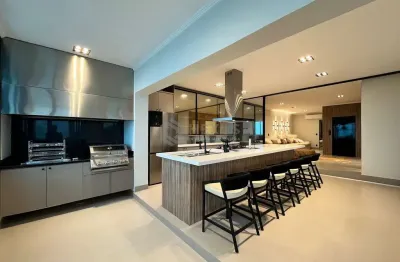 Apartamento reformado frente mar com varanda gourmet e lazer completo na praia das pitangueiras, gu