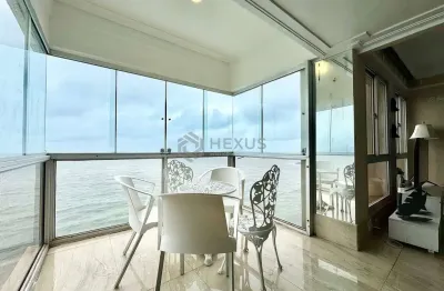Apartamento frente mar reformado com varanda gourmet na praia das pitangueiras, guaruja