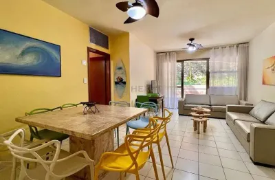Apartamento com varanda na quadra-mar da praia das pitangueiras, guaruja