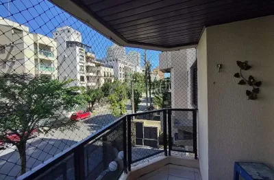 Apartamento com varanda na região da brunella na praia da enseada, guaruja
