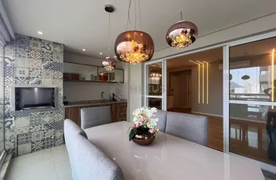 Apartamento reformado com varanda gourmet e lazer em prédio novo a uma quadra da praia das asturias