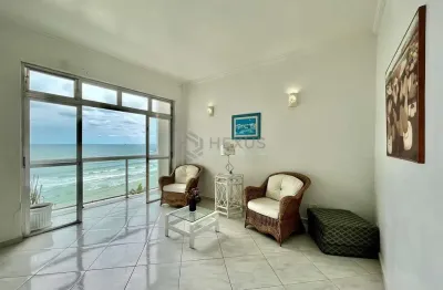 Apartamento reformado frente mar com varanda vista mar e vaga privativa, na praia das pitangueiras