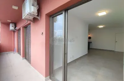 Aparatamento reformado com varanda e lazer na praia das asturias, guaruja