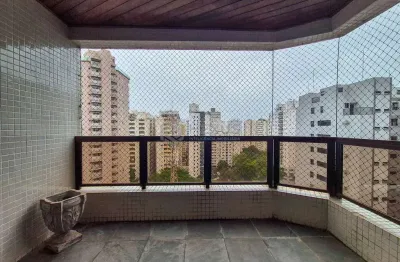 Apartamento com varanda na praia das pitangueiras, guaruja