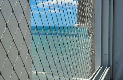 Apartamento reformado na beira mar da praia das pitangueiras, guaruja