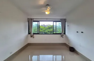 Apartamento reformado na esquina da praia do tombo, guaruja