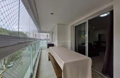 Apartamento reformado frente mar com varanda gourmet e lazer em prédio novo na praia das asturias,