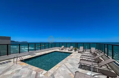 Apartamento reformado frente mar de alto padrão com varanda e lazer, pitangueiras, guaruja