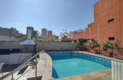 Cobertura penthouse com varanda e lazer na praia da enseada à venda, guarujá-sp.