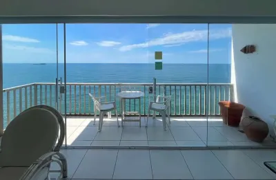 Apartamento frente mar com varanda na Praia das Pitangueiras, Guaruja