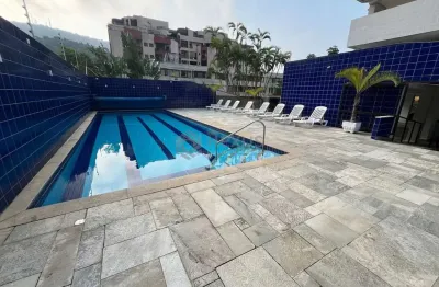 Apartamento  com varanda e lazer na Praia da Enseada, Guaruja