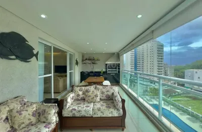 Apartamento reformado com varanda gourmet e lazer em prédio novo a uma quadra da Praia das Asturias