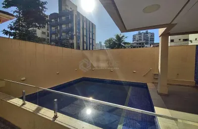 Apartamento com varanda e lazer na Praia da Enseada, Guaruja