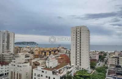 Apartamento com varanda e lazer na Praia da Enseada, Guaruja