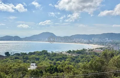Apartamento beira mar com varanda e lazer na Praia da Enseada, Guaruja