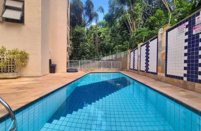 Apartamento com varanda e lazer na beira mar da Praia das Asturias, Guaruja