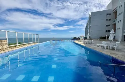 Apartamento com quintal e área gourmet com lazer de clube na beira mar da Praia da Enseada, Guaruja