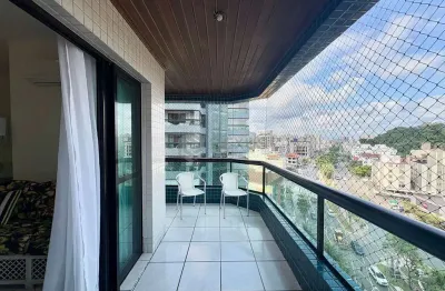 Apartamento com varanda e lazer na Praia da Enseada, Guaruja