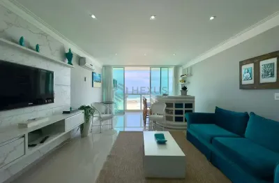 Apartamento reformado frente mar com varanda vista mar na Praia das Pitangueiras, Guaruja