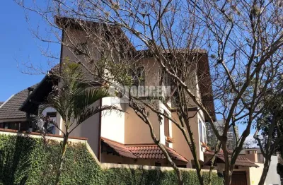 Charmoso sobrado estilo germânico totalmente mobiliado no Água Verde!!!