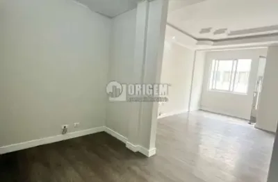 Ótimo apartamento na Dr. Muricy. refoemado com muito bom gosto.