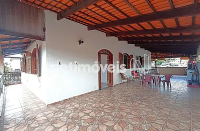 Casa com 3 quartos à venda na Rua Joaquim José Diniz, Funcionários, Contagem