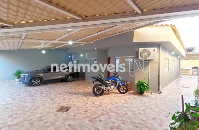 Casa com 3 quartos à venda na Rua José Santana Trigueiro - Até 298-299, Amazonas, Betim