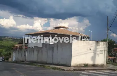 Casa com 2 quartos à venda na Rua Batalha, São João, Betim
