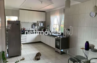 Casa com 3 quartos à venda no Alvorada, Betim 