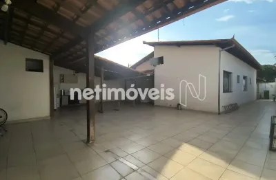 Casa com 3 quartos à venda na Avenida Dois, Vila das Flores, Betim