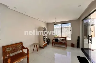 Casa com 2 quartos à venda no Monte Verde, Betim 