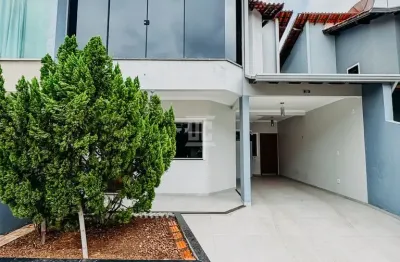 Ille de france: sobrado exclusivo à venda com 3 quartos, 2 banheiros, 2 vagas e 136m² por r$ 650.000
