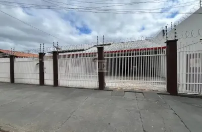 Excelente casa à venda  no antigo conjunto apphaville - ideal para quem busca espaço, segurança e conforto