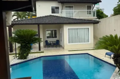 Excelente imóvel alto padrão entre ipitanga e villas do atlântico a 500 metros da praia para aluguel ou venda.