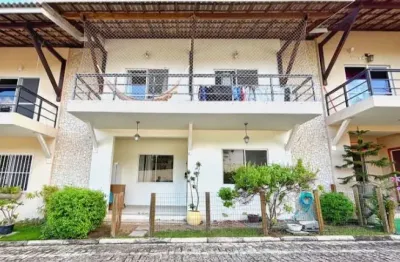 Casa dúplex em condomínio fechado 3 quartos . buraquinho