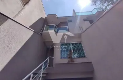 Sobrado à venda na vila santa isabel, com 3 dormitórios, 1 suíte e 2 vagas. possui varanda na suíte e um terraço duplo.